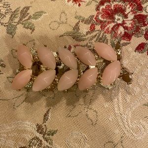 Pink elastic stretch bracelet.